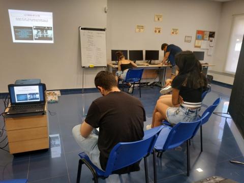 Jóvenes del Centro Senda de Murcia llevan a cabo un taller de control y manejo de la frustración