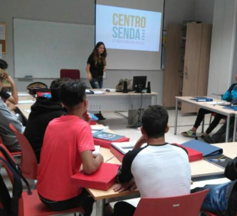 Profesionales del Centro Senda de Murcia presentan el programa a los alumnos del Centro de Formación e Iniciativas de Empleo (CFIE)