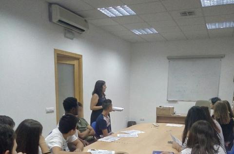 Jóvenes atendidos en el Centro Senda de Ciudad Real participan en un taller educativo sobre relaciones afectivas