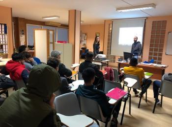 Un grupo de jóvenes del Centro Senda de Santander realiza un taller de educación afectivo-sexual